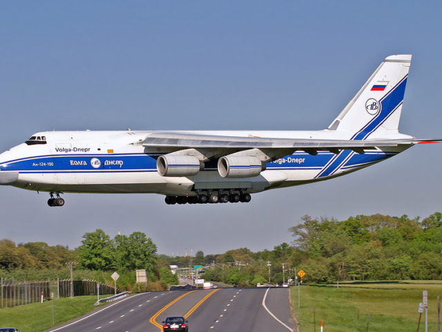 O Antonov 124, o segundo maior avião de cargas do mundo pousou no Aeroporto Internacional de Viracopos